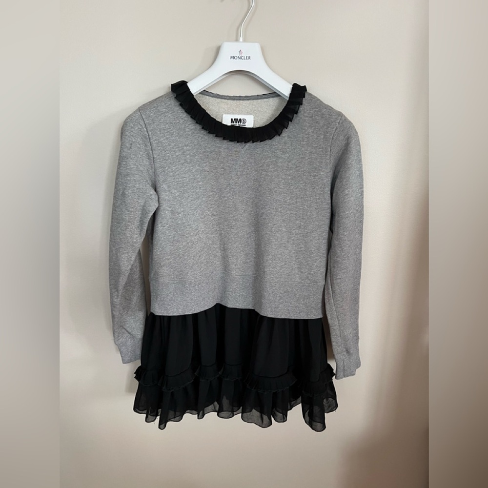 MM6 Maison Martin Margiela Gray and Black Ruffle Sweater